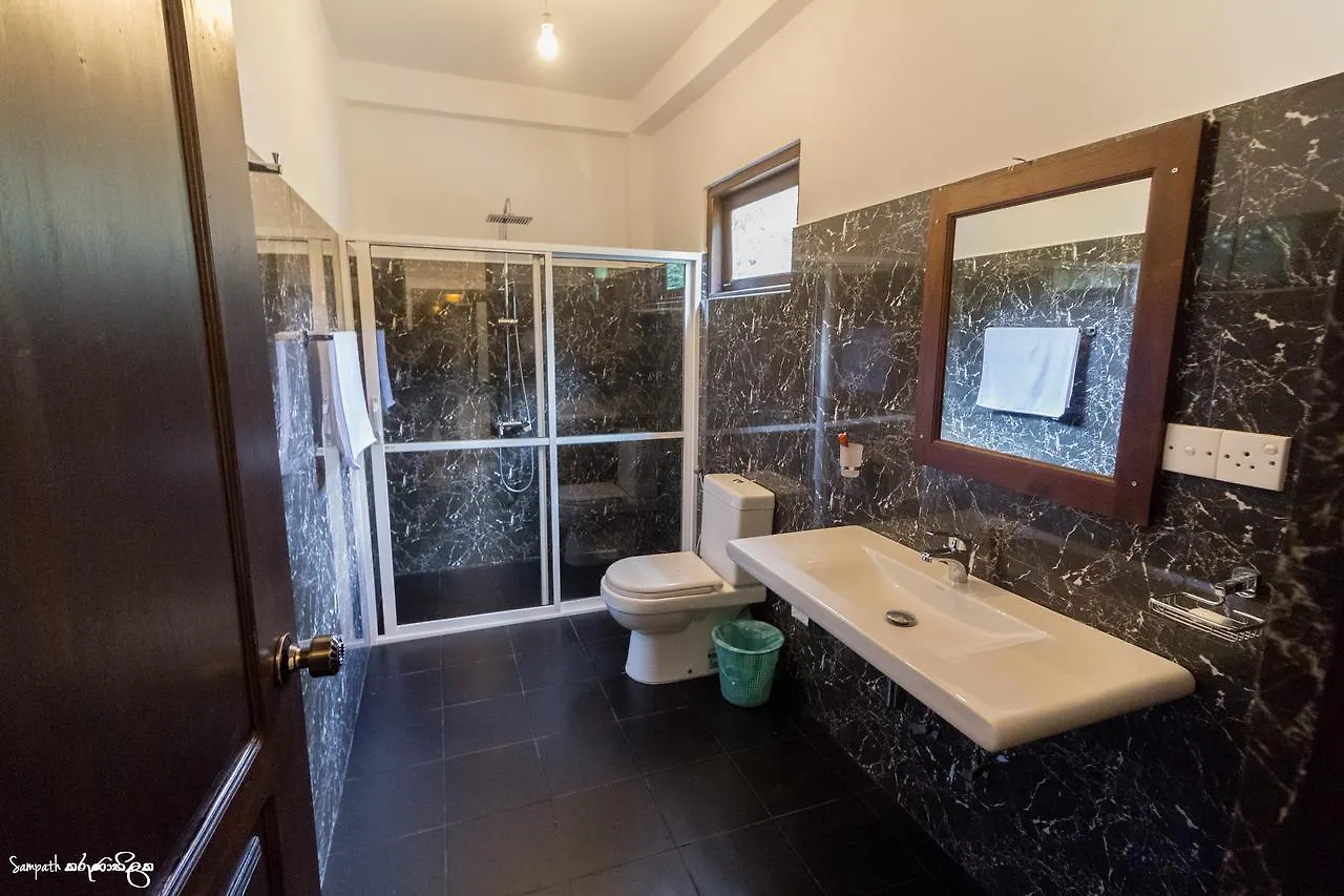 B&B Thomasz Lodge 캔디