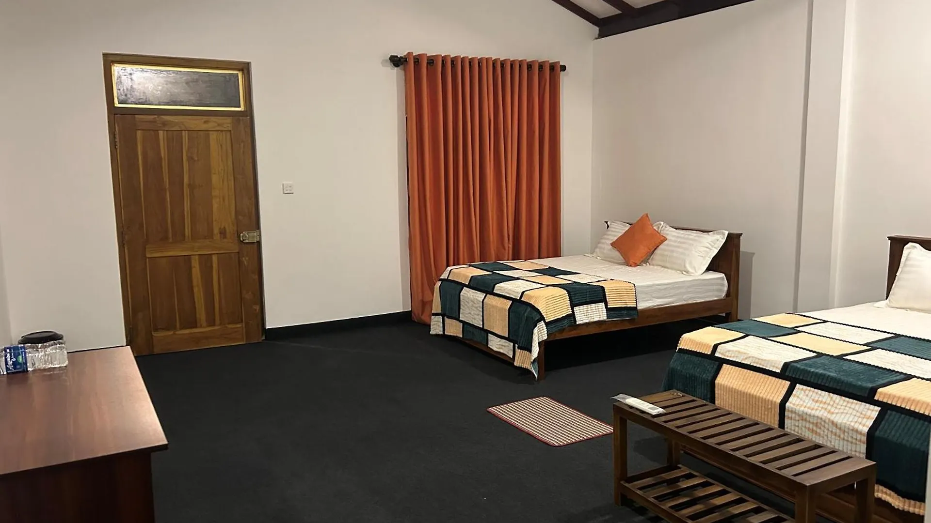 קנדי Thomasz Lodge לינה וארוחת בוקר