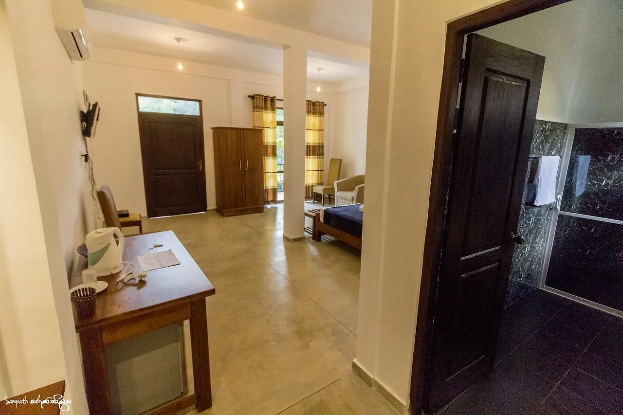 קנדי Thomasz Lodge